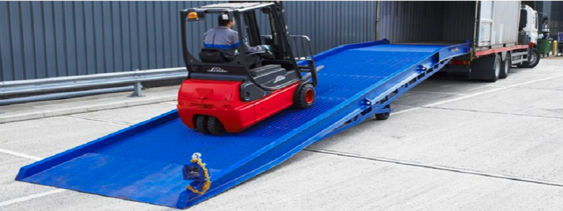 Rampe de quai mobile hydraulique