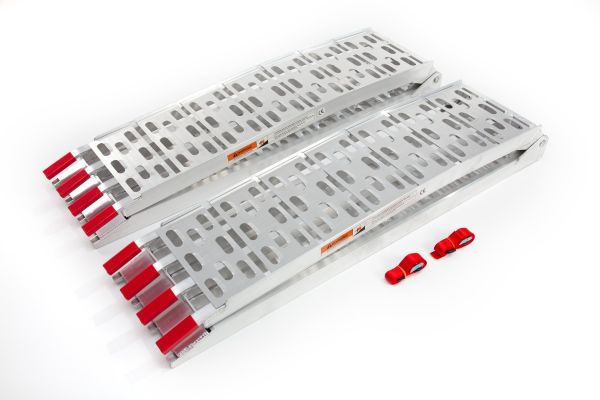 Pair of 1.5m loading ramps 
