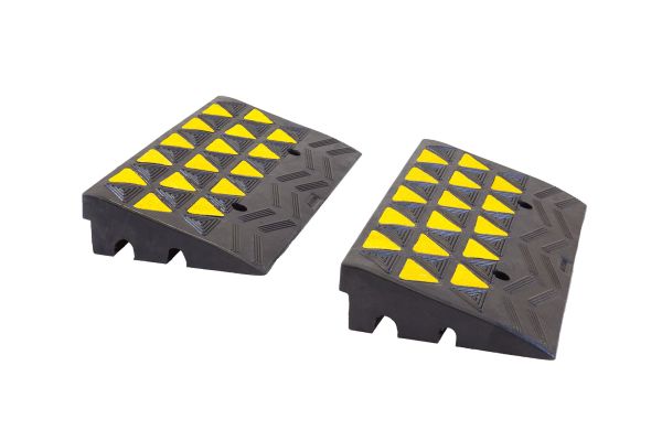 Pair of rubber kerb ramps with reflective grip