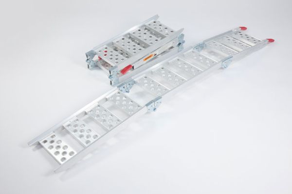 Tri-fold motorbike ramp