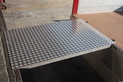 Aluminium loading bridge anti-slip surface 