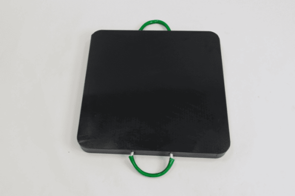 Outrigger pad with handles 