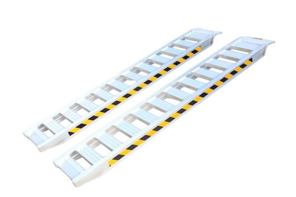 Pair of aluminium loading ramps 
