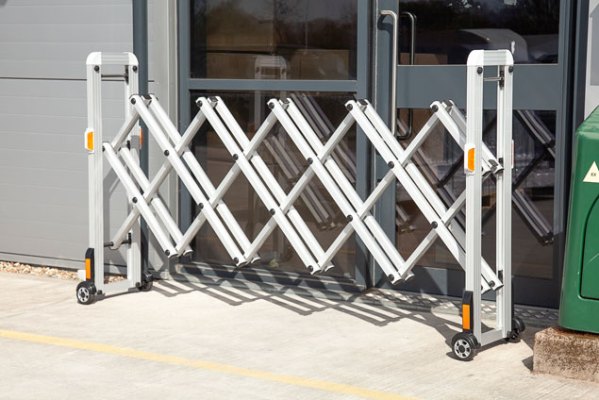 Expandable barrier in use 