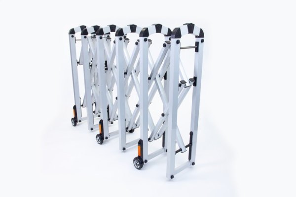 Aluminium barrier on wheels 