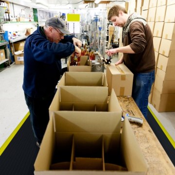 Airug anti-fatigue matting in a factory