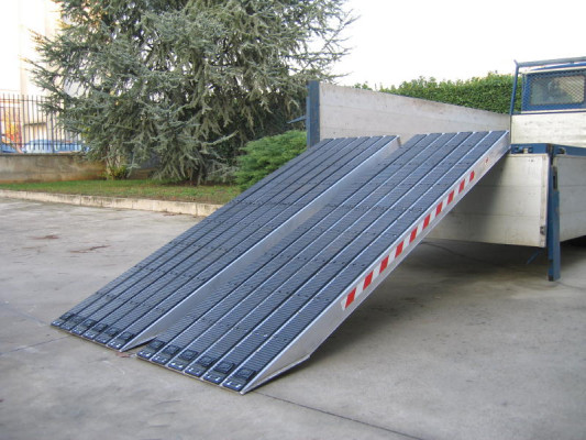 Rubber coated loading ramps profile and cut end 