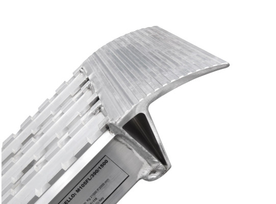 Milled surface ramps rest on connection 