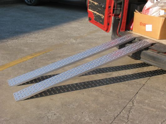 Lightweight Loading Ramps - Domestic Use Only Straight (1500x215x600kg)