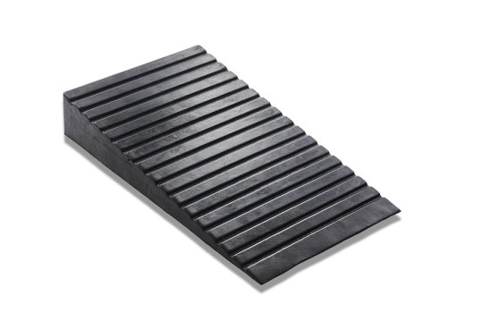 Rubber ramp with anti-slip surface