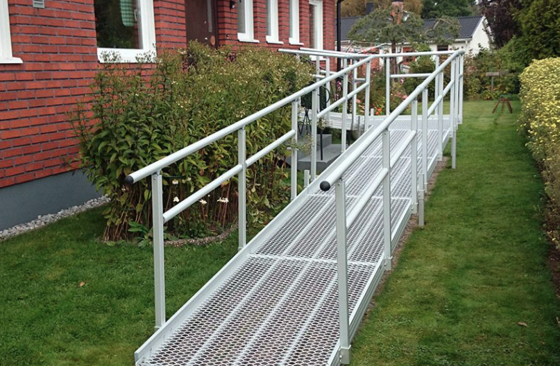 Modular wheelchair ramp 