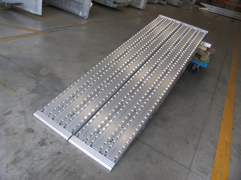 Milled Ramps for Steel Tracks