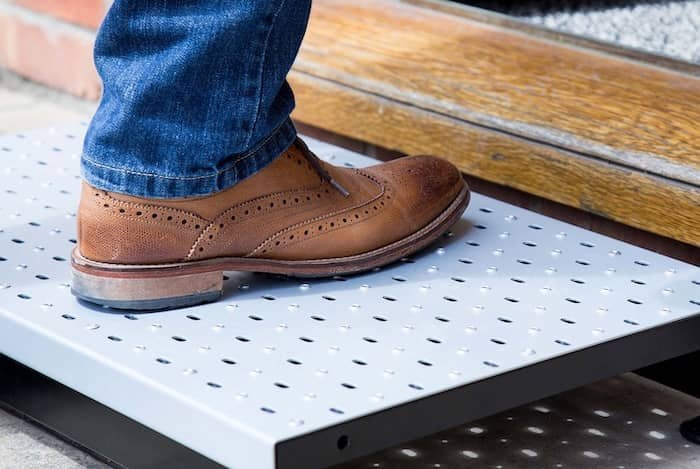 Adjustable mobility step with single handrail