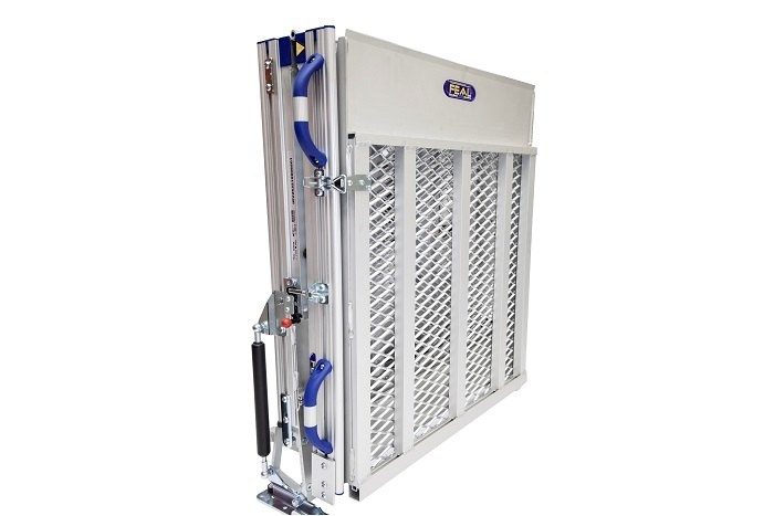 Fixed folding van ramp 