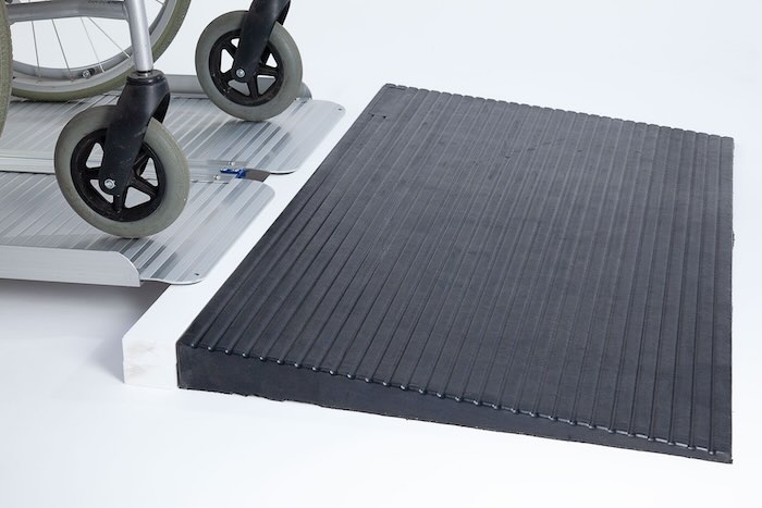 Wheelchair going up aluminium foldable wheelchair ramp