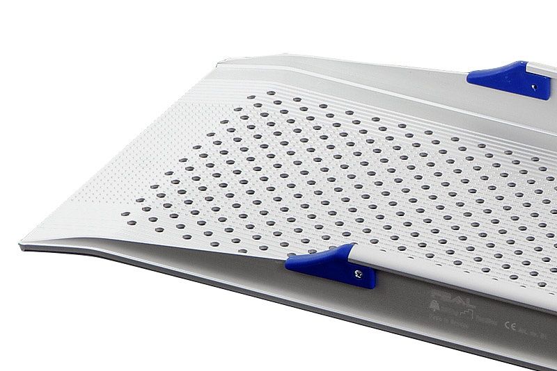 Rest on connection on the wheelchair ramp