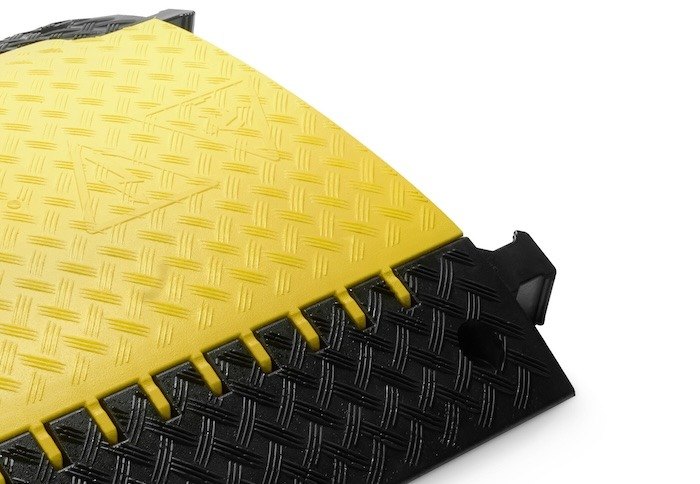 Adam Hall Defender Ultra cable protector