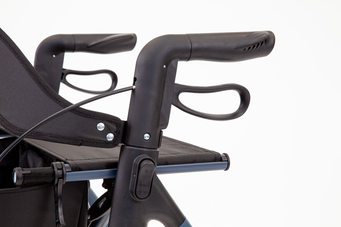 Grip handles on the rollator