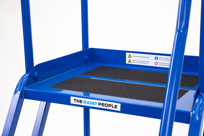 Warehouse ladder with working platform Warehouse ladder with working platform