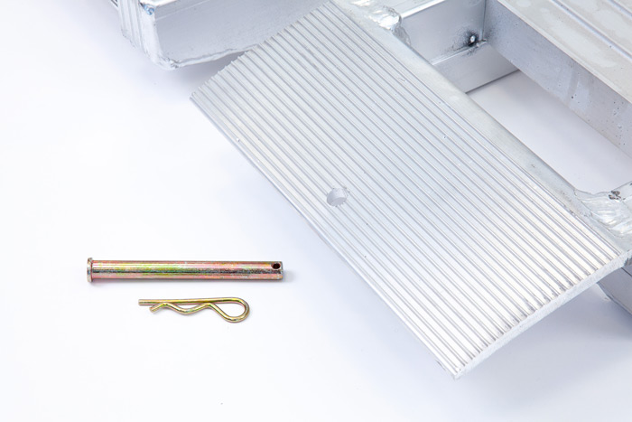 Aluminium loading ramps with rest on connection