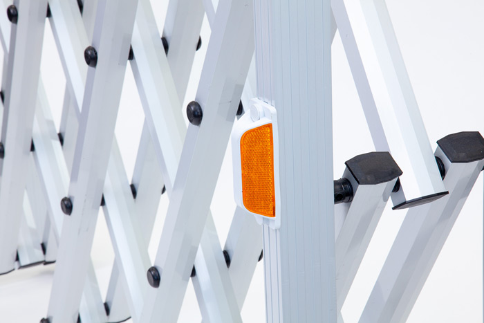 Barrier reflectors Barrier reflectors