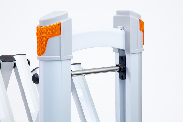 Mobile barrier with reflectors