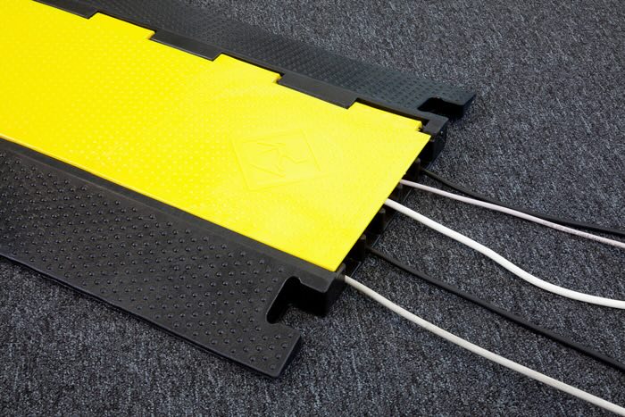 Cable protector with hinged lid 