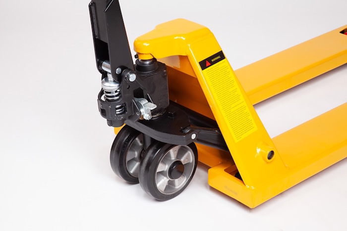 Pallet truck with rubber wheels 