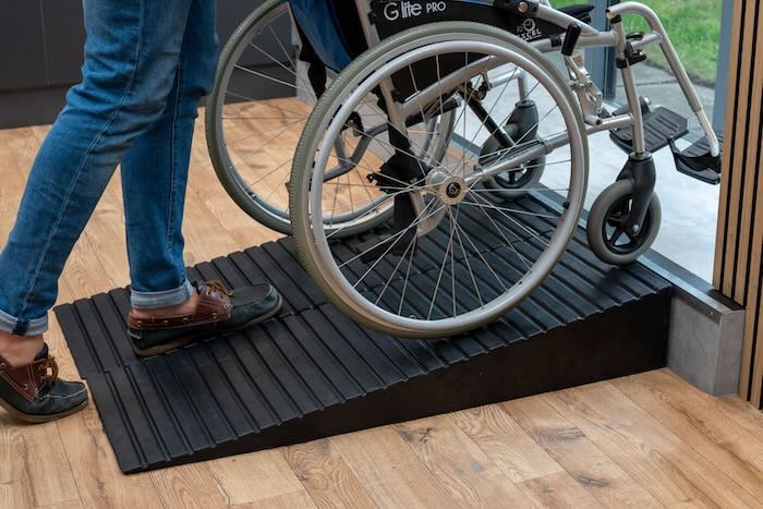 Rubber ramps for step