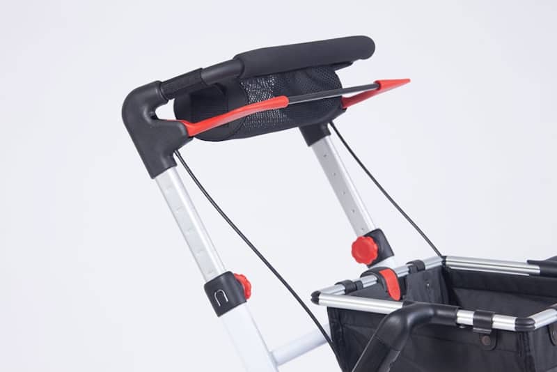 Rollator with adjustable handles Rollator with adjustable handles