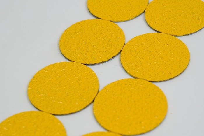 Yellow anti-slip discs 
