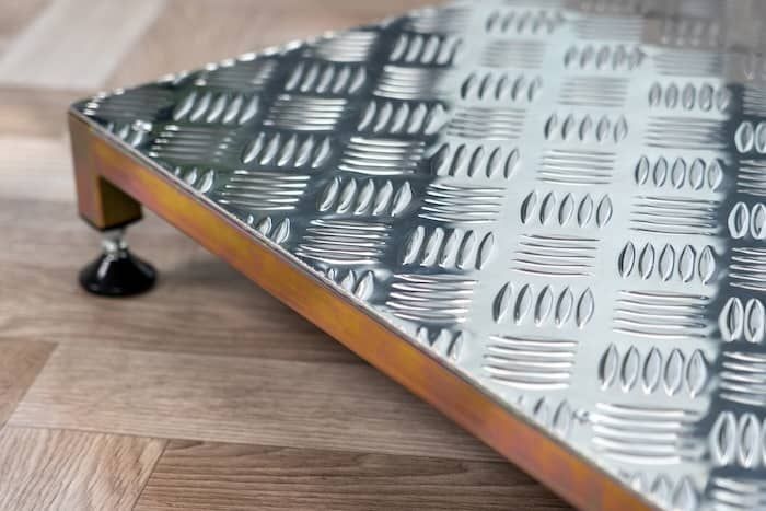 half step with chequered surface