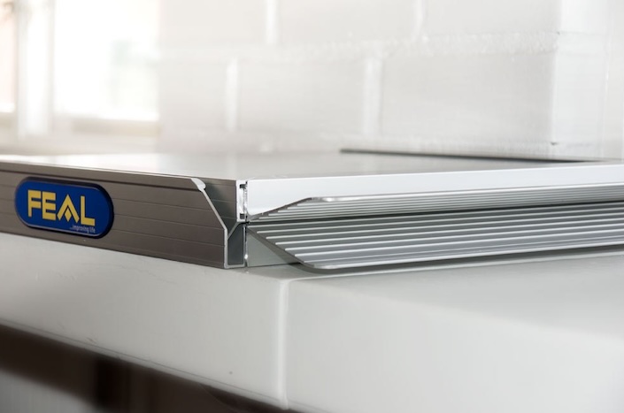 Thin wheelchair ramp