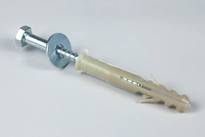 Fixings for tarmac and concrete 