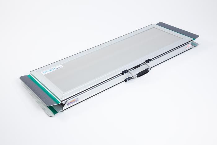 Folding loading ramp