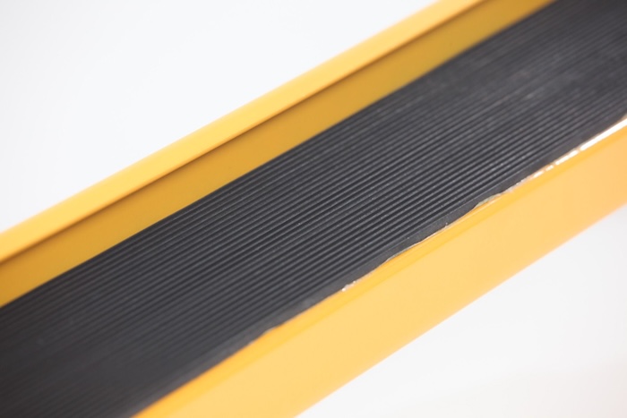 Rubber surface on joining support