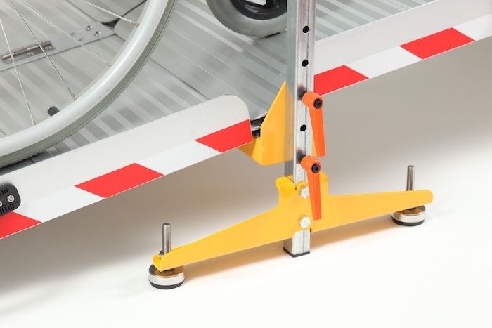 Height adjustable joining support