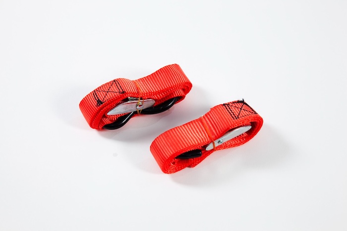 Safety straps for the loading ramps 