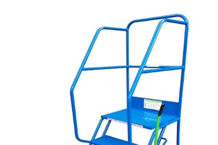 Steel mobile ladder with platform and dual handrails
