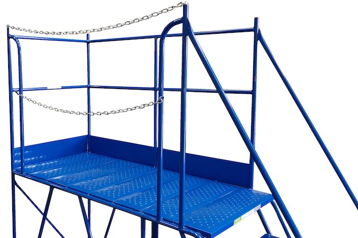 Mobile access platform with chains 