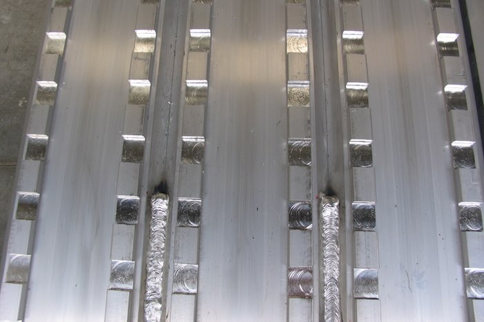 Ramps for steel tracked vehicles 