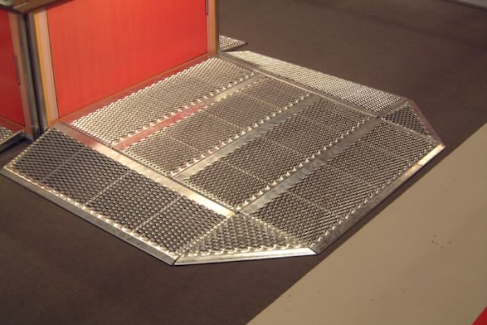 Mini threshold ramp Mini threshold ramp