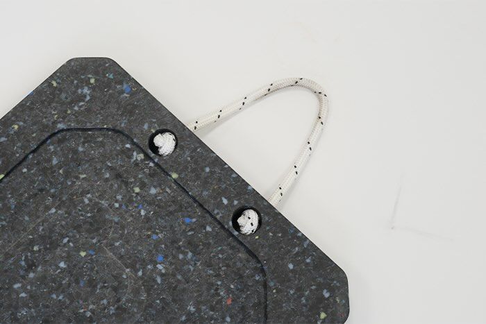 Outrigger pad with carry handle