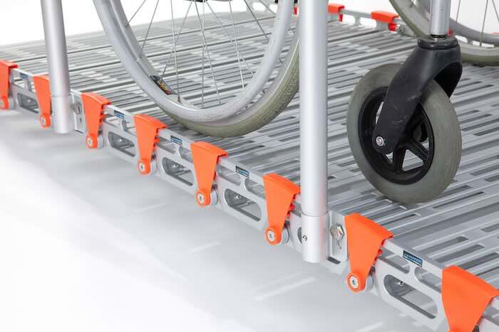 Access ramp with rails 