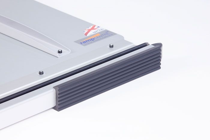 Bridge ramp with doorframe protection