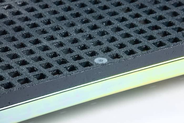 Working platform with anti-slip surface