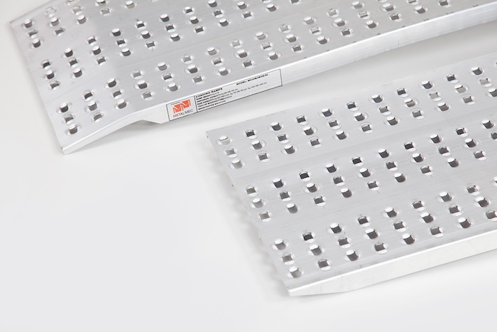 Aluminium loading ramps with R13 surface Aluminium loading ramps with R13 surface