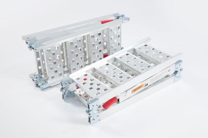 Pair of folding three-part ramps 